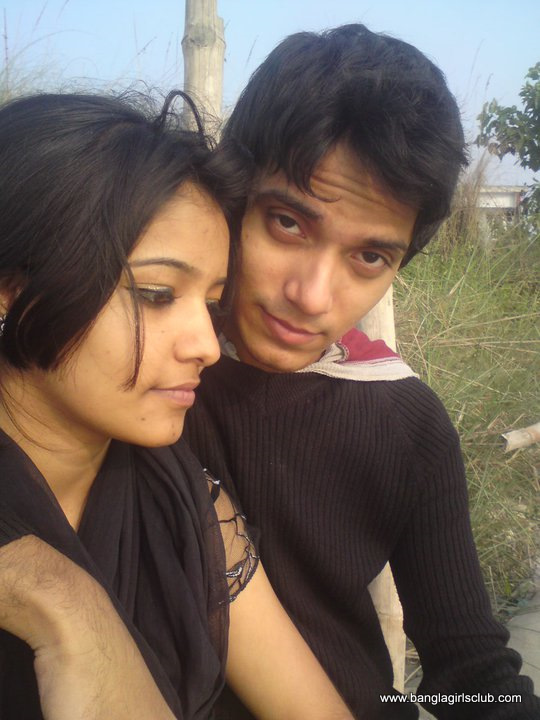 Sexy Bangladeshi Girlfriend with her boyfriend sexyblogger picture